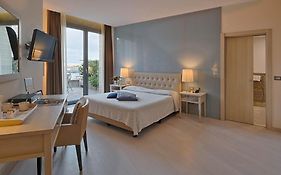 Elegance Boutique Suites